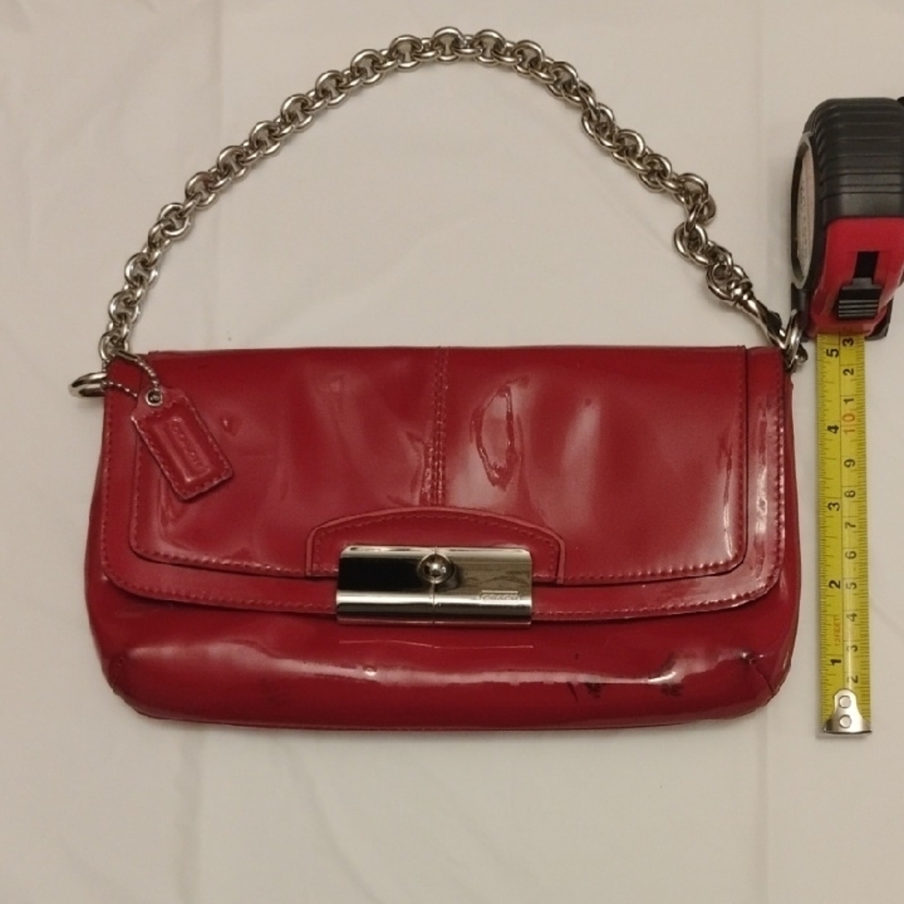 COACH Elegant Red Patent Leather Clutch with Chain Strap - Picture 7 of 11
